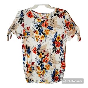 Tutti Bella women's plus size 1X floral print short sleeves pullover top. 2077